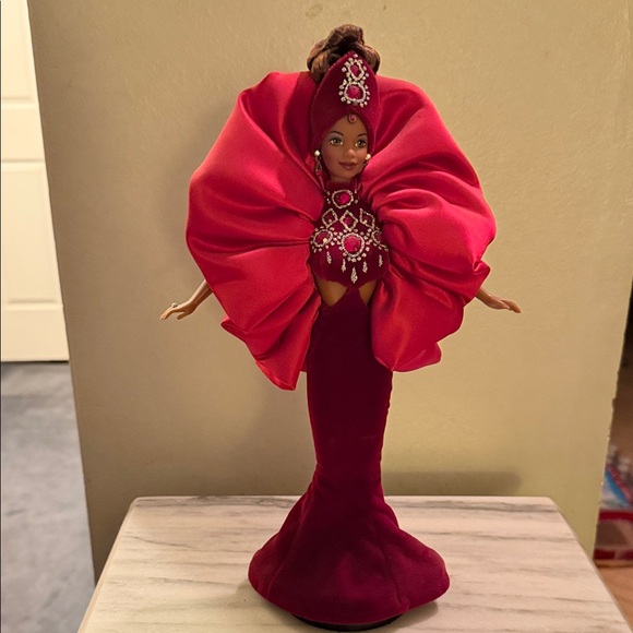 BOB MACKIE RUBY RADIANCE BARBIE - Picture 1 of 6